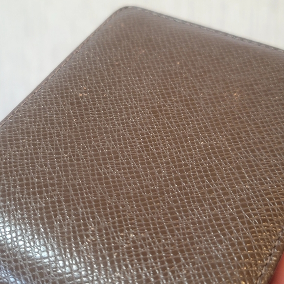 Authentic Louis Vuitton Portivier 3 Volle Taiga Bifold Multiple Wallet - Picture 8 of 15